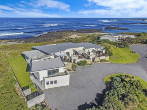 Hearns Beachside Villa 4